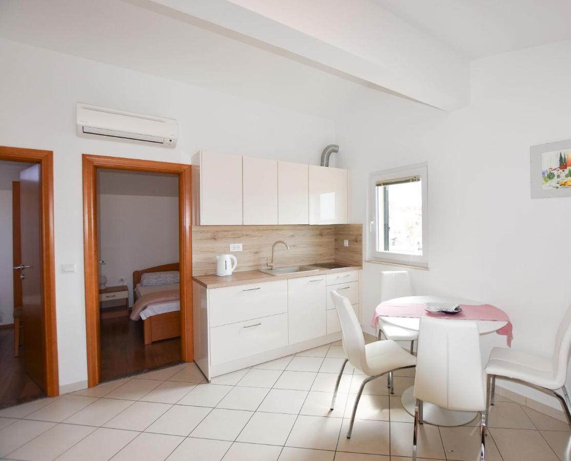 Apartments Danica Primosten Exterior photo