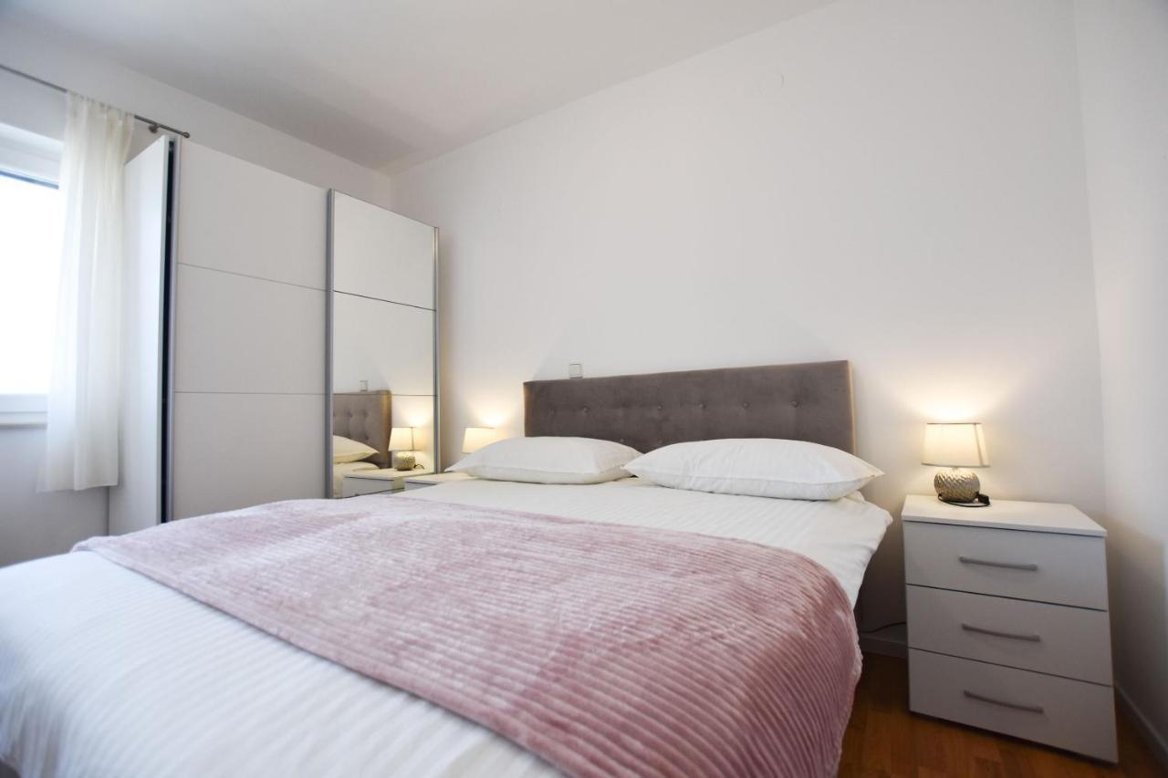 Apartments Danica Primosten Exterior photo